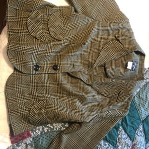 Women’s 2 piece skirt suit